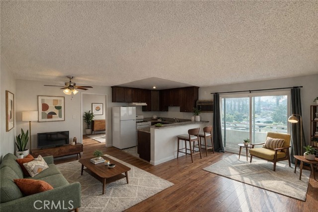 Detail Gallery Image 3 of 22 For 400 N Hobart Bld #301,  Los Angeles,  CA 90004 - 2 Beds | 1 Baths