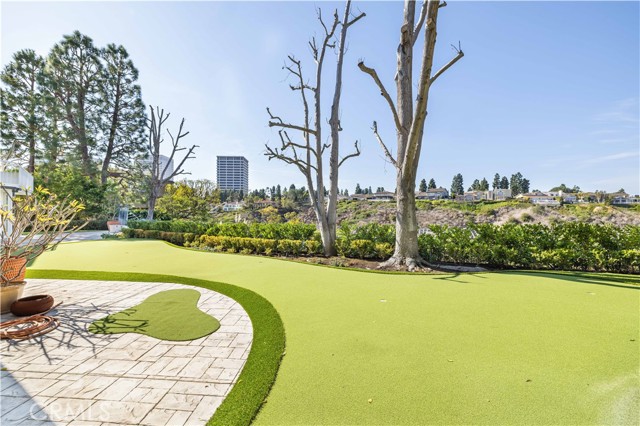 2 Inverness Lane, Newport Beach CA: https://media.crmls.org/medias/5637a5e8-49f1-4fc1-9563-50369fed08b0.jpg
