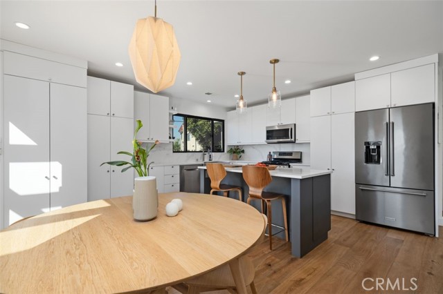 2329 Vineyard Avenue, Los Angeles CA: https://media.crmls.org/medias/563b9e95-ef3b-420c-8f7b-30548e854951.jpg