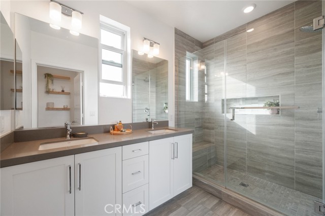 Detail Gallery Image 14 of 21 For 279 Dockside Ln, San Pedro,  CA 90731 - 3 Beds | 3/1 Baths