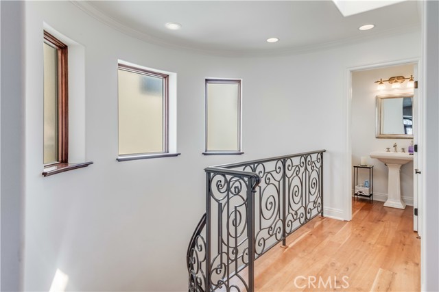 320 24th Place, Manhattan Beach, California 90266, 3 Bedrooms Bedrooms, ,3 BathroomsBathrooms,Residential,Sold,24th,SB21215481