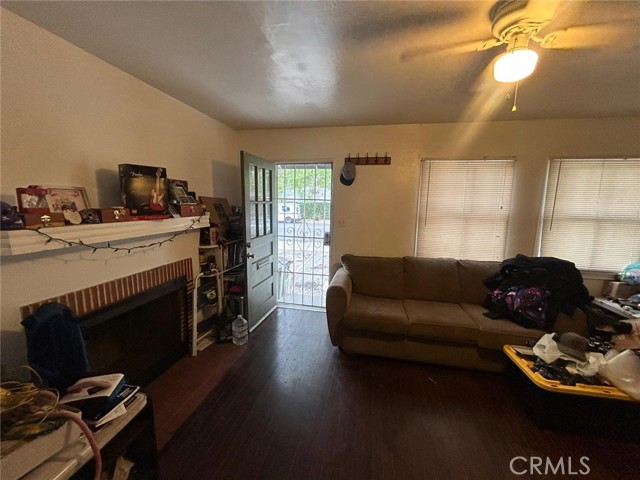 1176 Laurel Avenue, Pomona CA: https://media.crmls.org/medias/563d48ad-d4b2-4dcb-aa2d-2e0526594ff5.jpg