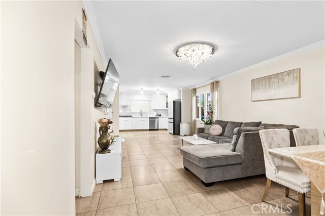 Detail Gallery Image 7 of 16 For 11377 Gaynor Ave, Granada Hills,  CA 91344 - 4 Beds | 2 Baths