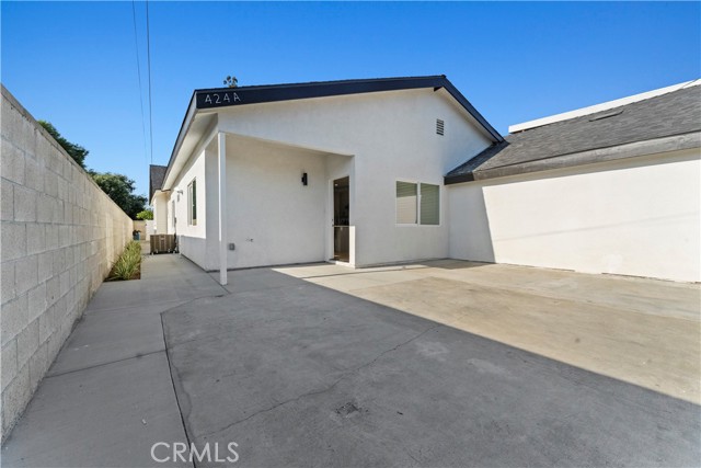 424 W Wilshire Avenue, Fullerton CA: https://media.crmls.org/medias/563d90d6-4aa2-42f8-91b5-3806ba0c08dc.jpg
