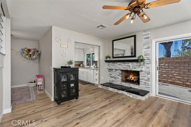 Detail Gallery Image 16 of 40 For 20001 Village Green Dr, Lakewood,  CA 90715 - 4 Beds | 2/1 Baths