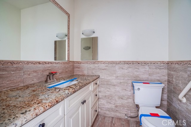 Detail Gallery Image 19 of 24 For 4949 Genesta Ave #407,  Encino,  CA 91316 - 2 Beds | 2 Baths