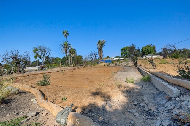 2441 El Molino Avenue, Altadena CA: https://media.crmls.org/medias/563deb1c-392d-4f96-b34e-dd547bda4e62.jpg