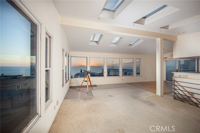 221 33rd Street, Manhattan Beach, California 90266, 3 Bedrooms Bedrooms, ,2 BathroomsBathrooms,Residential,Sold,33rd,NP21258869