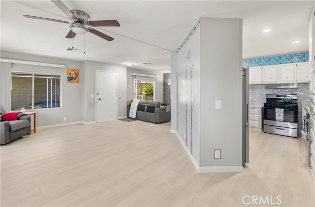 Detail Gallery Image 13 of 38 For 881 Lake Street, Hemet,  CA 92544 - 2 Beds | 2 Baths