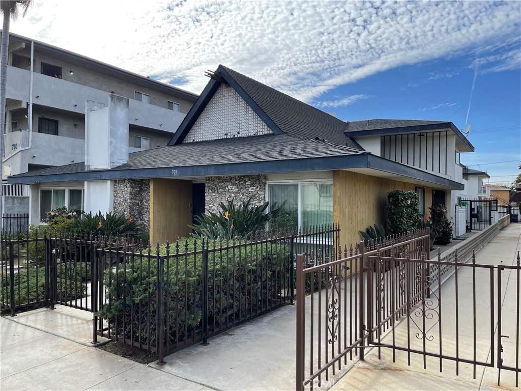 701 S Grevillea Avenue, Inglewood, CA 90301