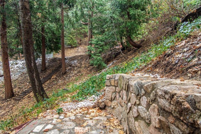 513 W Victoria Court, Lake Arrowhead CA: https://media.crmls.org/medias/563f1877-06f7-4902-8629-ab8598637c82.jpg