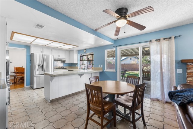 Detail Gallery Image 21 of 60 For 1635 Staffordshire, Lancaster,  CA 93534 - 4 Beds | 3 Baths