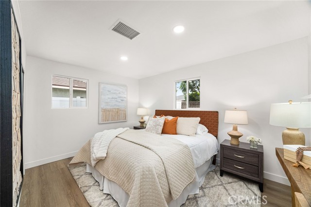 2124 W Flower Avenue, Fullerton CA: https://media.crmls.org/medias/564004ae-8a64-4a24-aa1e-f84bce499504.jpg