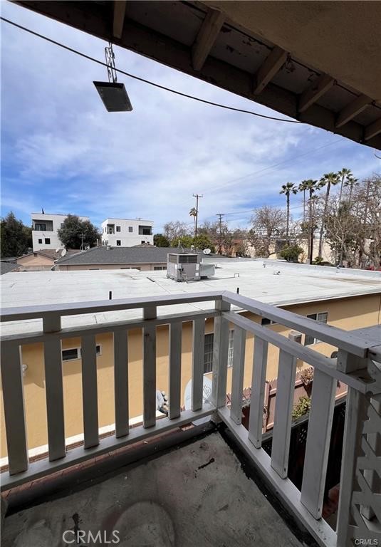 Detail Gallery Image 7 of 9 For 5951 Matilija Ave #1/2,  Valley Glen,  CA 91401 - 1 Beds | 1 Baths