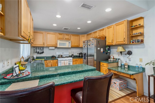 Detail Gallery Image 9 of 36 For 5528 Elmwood Rd, San Bernardino,  CA 92404 - 3 Beds | 2 Baths