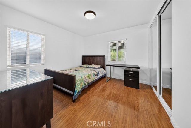 11407 Delano photo 23