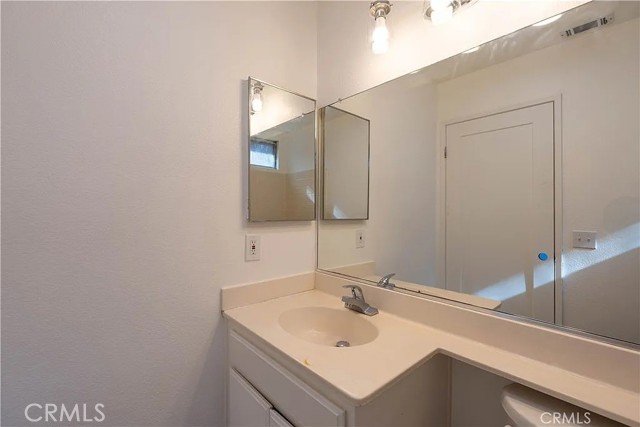 10221 Lawson Avenue, Adelanto CA: https://media.crmls.org/medias/56418077-c5d9-4511-8a27-d62c4f0dd4c3.jpg