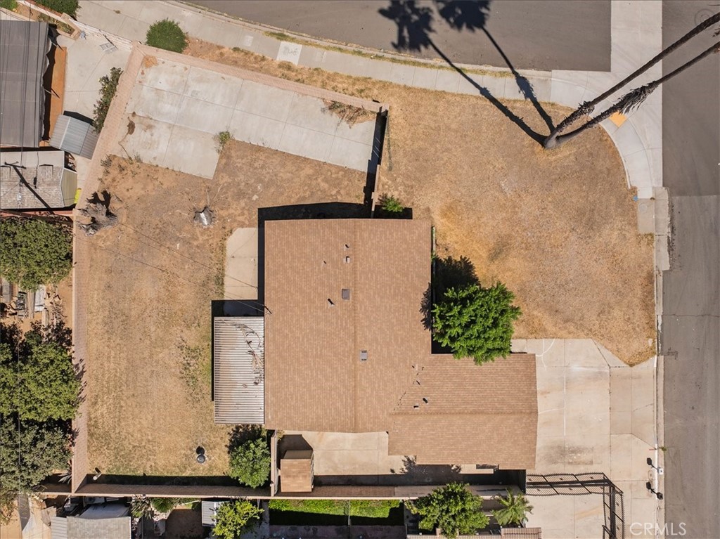 https://media.crmls.org/medias/5641bc8a-4744-4698-838d-6f77c789f96c.jpg?preset=X-Large