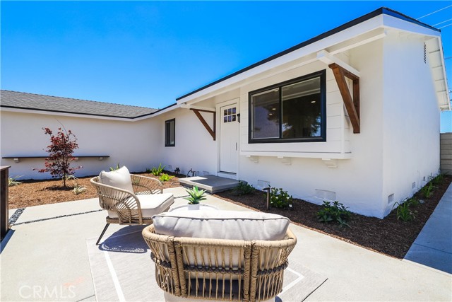 Detail Gallery Image 3 of 18 For 15801 Carrie Ln, Huntington Beach,  CA 92647 - 3 Beds | 2 Baths