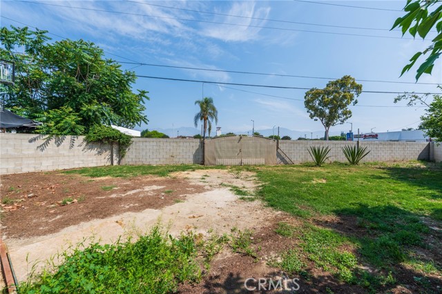 11431 Lee Lane, El Monte CA: https://media.crmls.org/medias/5642600c-8344-479c-9353-9b4287863819.jpg