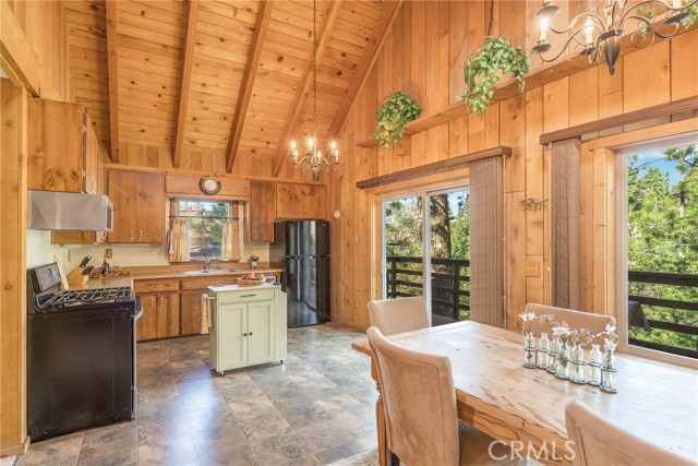 Detail Gallery Image 6 of 57 For 1200 Minton Dr, Big Bear City,  CA 92314 - 3 Beds | 2 Baths