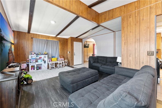 2230 Lake Park Dr, San Jacinto CA: https://media.crmls.org/medias/5642e052-d948-495d-b478-cd77bd3af800.jpg