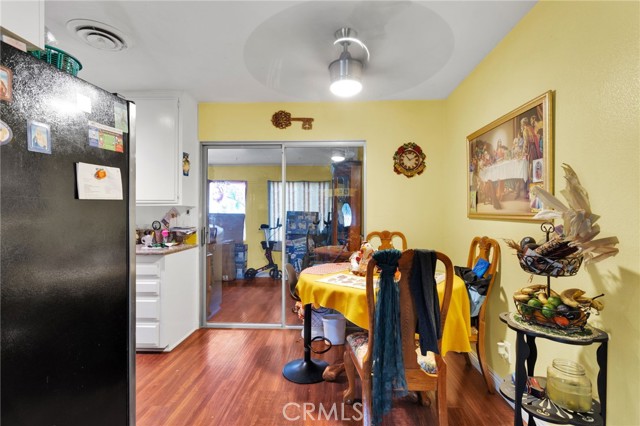 Detail Gallery Image 8 of 27 For 858 Coral, Hemet,  CA 92543 - 2 Beds | 2 Baths