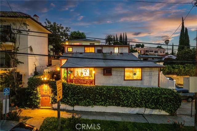 Detail Gallery Image 2 of 49 For 3812 Middlebury, Los Angeles,  CA 90004 - 3 Beds | 2/1 Baths
