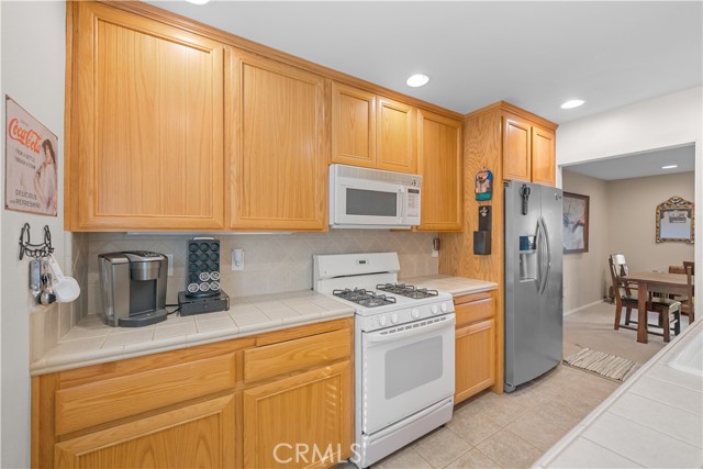 Detail Gallery Image 9 of 29 For 966 Willow Creek Road #24,  Lake Arrowhead,  CA 92352 - 3 Beds | 2/1 Baths