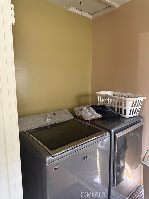 Detail Gallery Image 4 of 15 For 10600 Ruthelen, Los Angeles,  CA 90047 - 4 Beds | 1 Baths