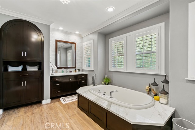 Detail Gallery Image 24 of 54 For 23 Boardwalk, Newport Beach,  CA 92660 - 6 Beds | 4/2 Baths
