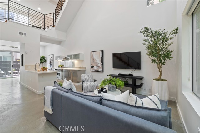 Detail Gallery Image 6 of 27 For 1040 N Curson Ave #3,  West Hollywood,  CA 90046 - 3 Beds | 3 Baths