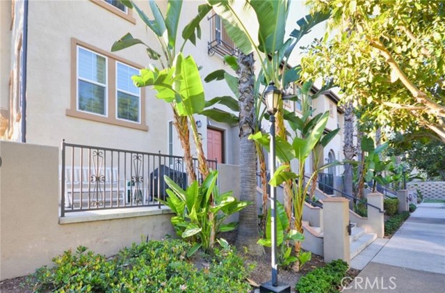 Detail Gallery Image 3 of 33 For 62 Webber Way #82,  Buena Park,  CA 90621 - 4 Beds | 2/1 Baths