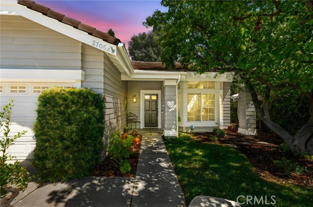 27054 Riversbridge Way, Valencia CA: https://media.crmls.org/medias/5645259b-da07-4b37-ba14-b12d61828607.jpg