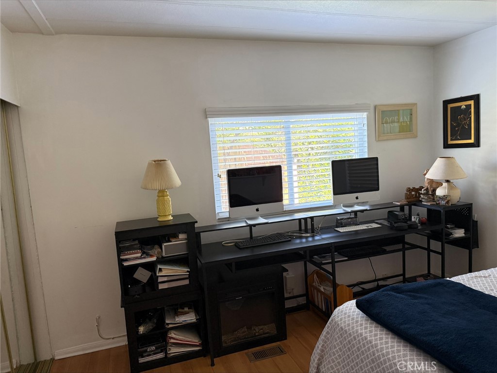 https://media.crmls.org/medias/56453b88-1034-4822-bacf-95caa0827004.jpg?preset=X-Large