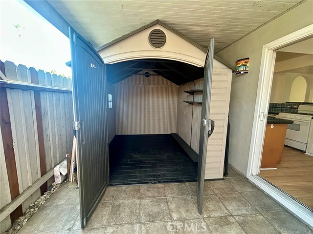 10156 Holburn Drive, Huntington Beach CA: https://media.crmls.org/medias/5646a38a-b96f-4786-9226-a7f8923aeafd.jpg