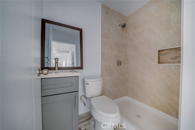 Detail Gallery Image 14 of 65 For 1348 W 41st Pl, Los Angeles,  CA 90037 - – Beds | – Baths
