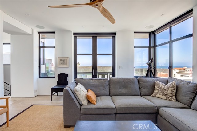 124 21st Place, Manhattan Beach, California 90266, 3 Bedrooms Bedrooms, ,4 BathroomsBathrooms,Residential,Sold,21st,SB21199939