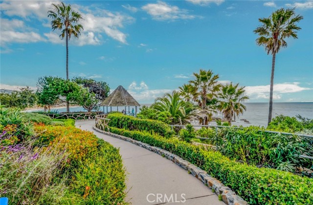 330 Cliff Drive, Laguna Beach CA: https://media.crmls.org/medias/56482bef-091f-4ac4-9e57-f1efdfb2b2b2.jpg