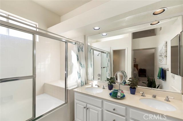 Detail Gallery Image 23 of 44 For 1580 Elegante Ct, Corona,  CA 92882 - 2 Beds | 2/1 Baths