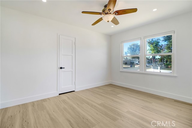 Detail Gallery Image 4 of 10 For 6632 Belmar Ave, Reseda,  CA 91335 - 3 Beds | 2 Baths