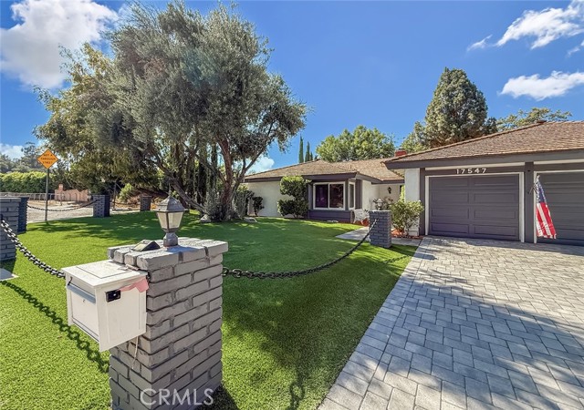 17547 Rushing Drive, Granada Hills CA: https://media.crmls.org/medias/5648c039-56a2-4f83-9588-ee538c4c48c2.jpg