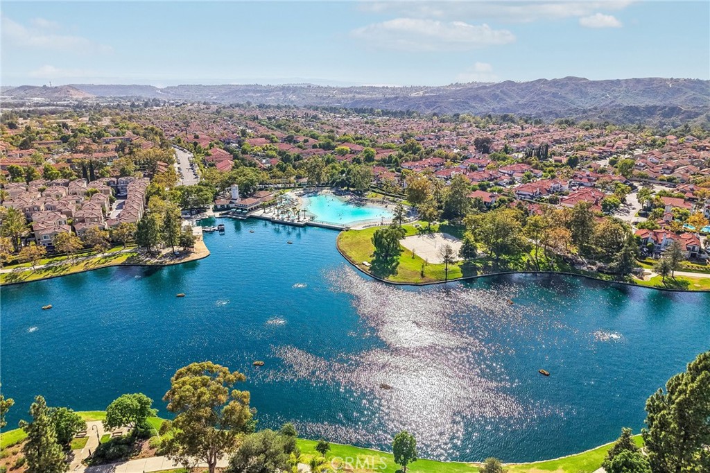 https://media.crmls.org/medias/564a2789-b768-4c6e-9a2e-d590de954eba.jpg?preset=X-Large