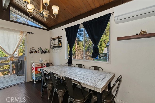 Detail Gallery Image 11 of 42 For 22868 Laurel, Crestline,  CA 92325 - 3 Beds | 2 Baths