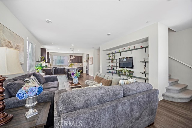 Detail Gallery Image 4 of 37 For 14404 Kiwi Ln #6,  Gardena,  CA 90247 - 4 Beds | 3/1 Baths