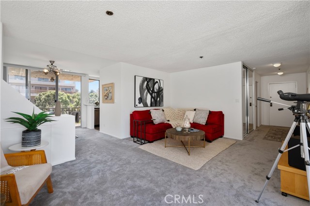 555 Esplanade, Redondo Beach, California 90277, 2 Bedrooms Bedrooms, ,2 BathroomsBathrooms,Residential,For Sale,Esplanade,SB25176397