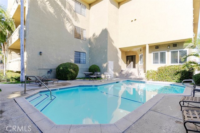 Detail Gallery Image 14 of 36 For 4430 Noble Ave #202,  Sherman Oaks,  CA 91403 - 2 Beds | 2 Baths