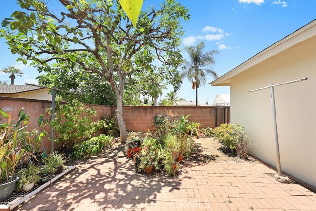 19558 E Dexter Street, Covina CA: https://media.crmls.org/medias/564b6dd9-5371-42d2-94a7-56cf8624aa8c.jpg