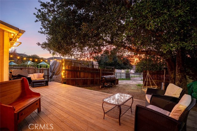 Detail Gallery Image 2 of 29 For 10434 Irma Ave, Tujunga,  CA 91042 - 2 Beds | 1 Baths