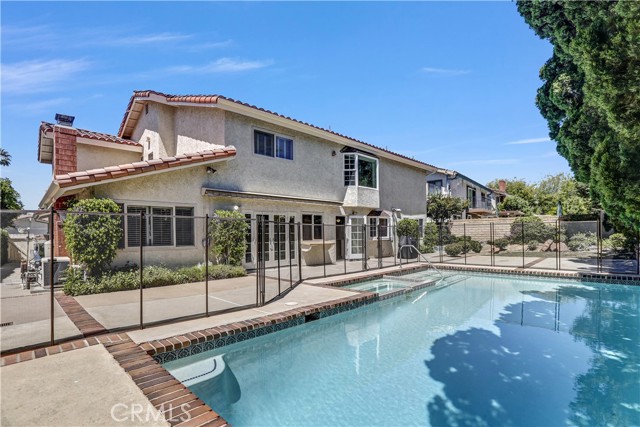22718 Town Crier Road, Calabasas CA: https://media.crmls.org/medias/564be955-110d-469f-8eb2-32417fe407b4.jpg